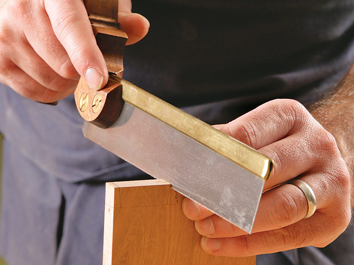 Dovetail saw